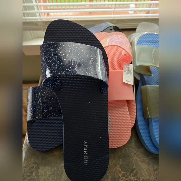 Old Navy Slides Bundle Of 7 pair Sz 8 - Picture 2 of 4